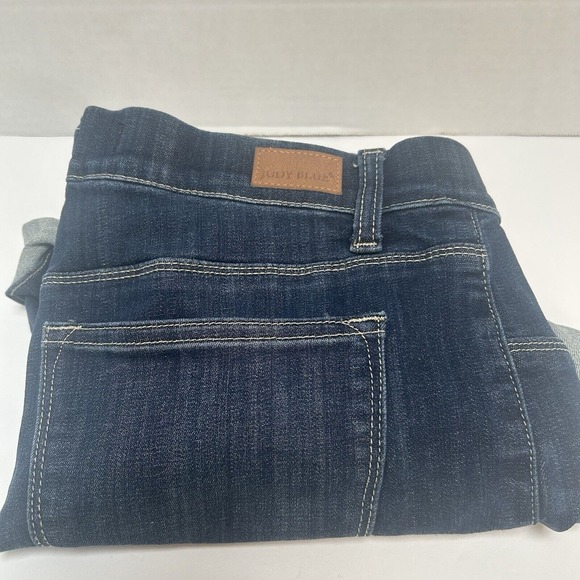 Judy Blue Pull On Hi-Rise Elastic Waist CuffDenim Shorts Large‎ Style #150139 #2 - Picture 1 of 5